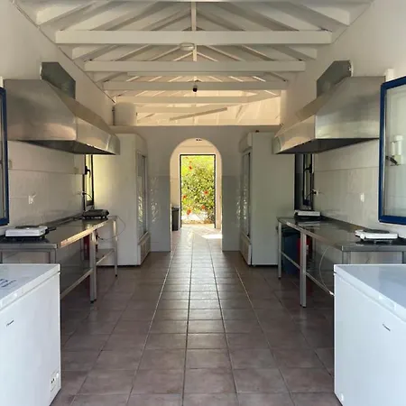 Simos & Parque de Campismo Elafonissos