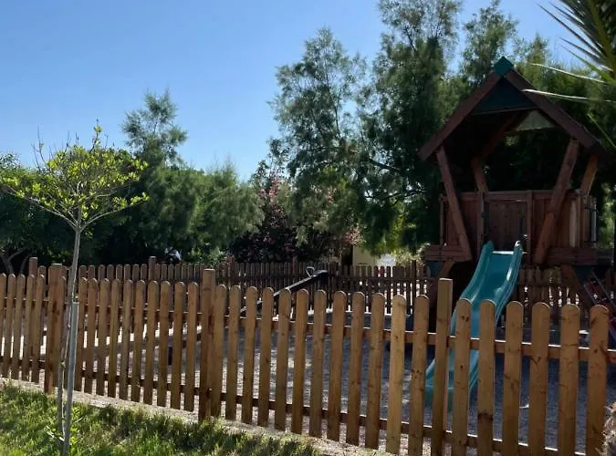 Simos & Parque de Campismo Elafonissos